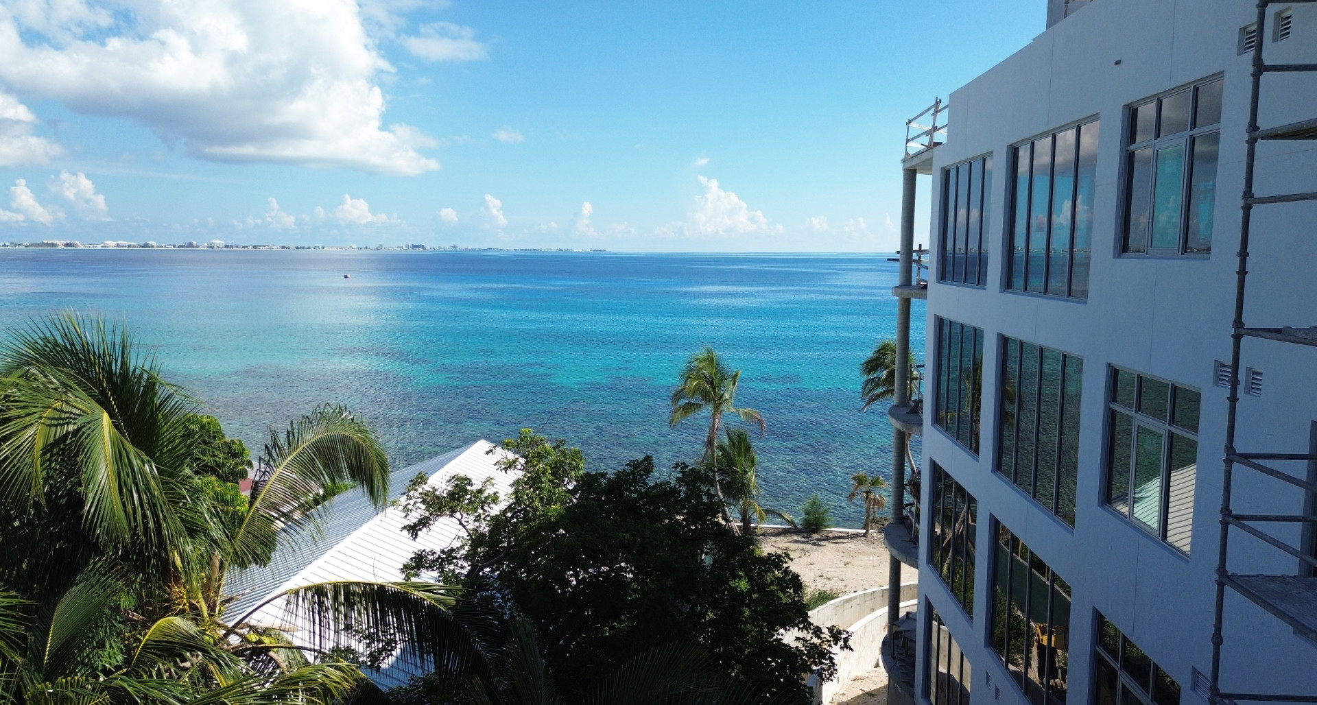 Serrana Townhouse 102, A Rare Sea Front Townhouse